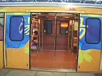 �V�k���x���̓d�ԁ|�h�A�J