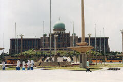 ���X�N�̕��i