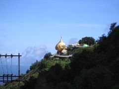 �����ɃS�[���f�����b�N