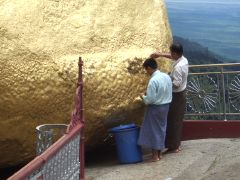 �����Ȃ��悤�ɍX�ɓ\��t����